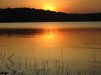 POR DO SOL, sol, dourado, lago, monte, natureza HD wallpaper