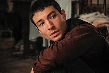 Credence Barebone, Ezra Miller, Fantastic Beasts HD wallpaper
