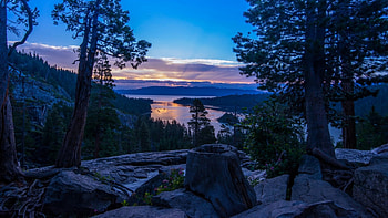 lake in the sierra nevada mountains at sunset r, forests, r, mountains, rocks, lake, sunset HD wallpaper