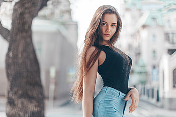 Brunette Model In Depth Of Field, brunette, girls, model, depth-of-field HD wallpaper