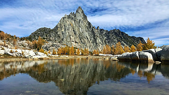 Prusik Peak, Washington, autumn, landscape, clouds, sky, water, lake, reflections, usa, trees HD wallpaper