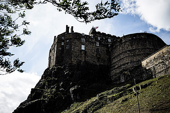 Edinburgh Castle, Travels, Haunted tales, Amy's Crypt exploration HD wallpaper