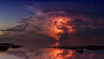 Thunderstorm, dense clouds, sea, reflections, sky HD wallpaper