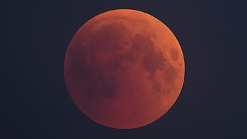 Masterful blood moon shots, Lunar beauty captured, Celestial artistry, Astronomical marvels HD wallpaper