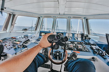 Ship, Hand, Miscellanea, Miscellaneous, Steering Wheel, Helm, Control, Management, Binoculars HD wallpaper