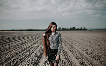 Long Hair Girl Outdoors Field, girls, model, field, outdoors, depth-of-field HD wallpaper