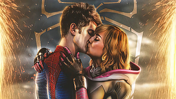 Kissing , Intimate moment, Spider-Man and Gwen Stacy, Love and passion HD wallpaper