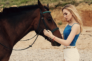 Blonde Girl With Horse , blonde, girls, model, horse HD wallpaper