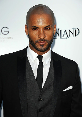 Ricky Whittle, Shadow Moon, American Gods, Neil Gaiman HD phone wallpaper