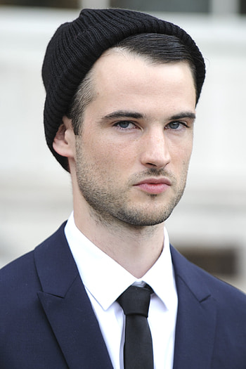 Tom Sturridge, Movie act, Dynamic performances, Captivating characters HD phone wallpaper