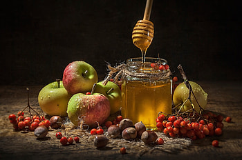 Apples and nuts, Honey HD wallpaper