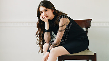 Emily Carey TV Shows, Rising star, Versatile actress, Dynamic performances HD wallpaper