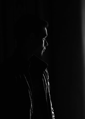 Monochrome portrait of a man in silhouette looking out a window. HD phone wallpaper