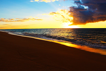 Sunrise, beach, sea waves, skyline HD wallpaper