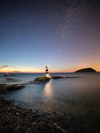 Sea, Nature, Great Britain, Starry Sky, Lighthouse, United Kingdom, Penmon HD phone wallpaper