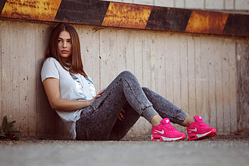 Girl Wearning Nike Sneakers, girls, model HD wallpaper