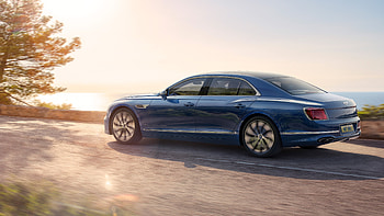 Bentley Flying Spur Azure 2022 Car 2 Cars HD wallpaper