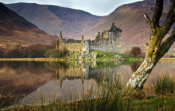 Chateau de Kilchurn, Splendor, Serene, Lake, Nature, Castle HD wallpaper