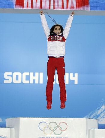 Winner's stand, Adelina Sotnikova HD phone wallpaper