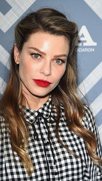 Lauren German, Hollywood Actress HD phone wallpaper