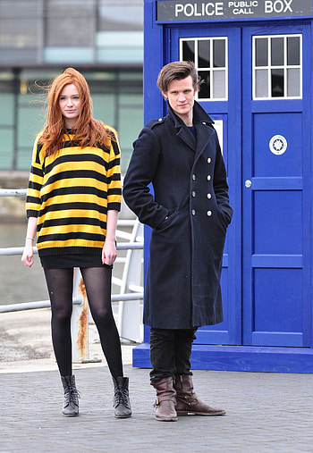 TARDIS, Karen Gillan, Amy Pond, Eleventh Doctor HD phone wallpaper