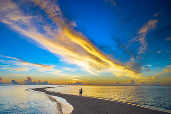 Sunset Couple Cloud Island Beach, couple, cloud, sunset, beach, island, nature HD wallpaper