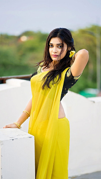 Dharsha gupta, saree seductive, model HD phone wallpaper