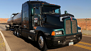 Kenworth trucks, Auto industry, American transportation, Powerful engines HD wallpaper