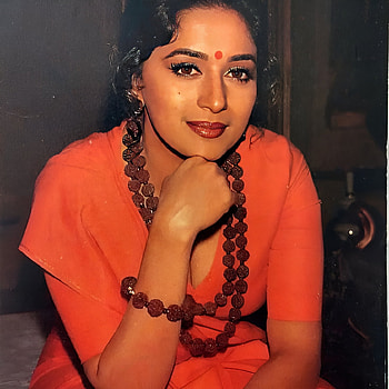 Madhuri Dixit, Bollywood actress HD phone wallpaper