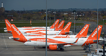 EasyJet Switzerland, Route resumption, August HD wallpaper