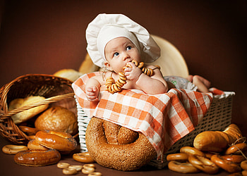 *** A lot of rolls in the bakery and I ***, children, childhood, kids, kid, people, child HD wallpaper