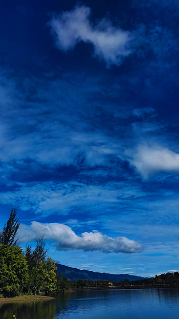 Sky, pepohonan, alam, danau, langit, water, awan, udara HD phone wallpaper
