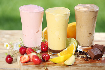 Milkshake delight, Tempting beverage, Creamy and flavorful, Irresistible treat HD wallpaper