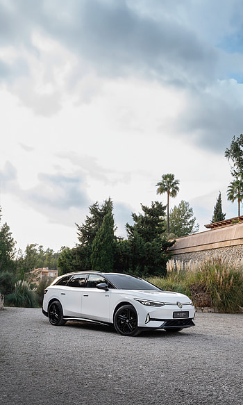 2025 Volkswagen ID.7 GTX Tourer , car, Volkswagen ID.7 GTX Tourer, Volkswagen HD phone wallpaper