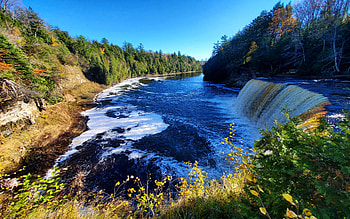 Upper Tahquamenon Falls, Michigan, hills, leaves, fall, landscape, trees, colors, cascade, river, rocks, autumn HD wallpaper