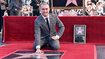 Hollywood legends, Walk of distinction, Famous handprints, Glittering entertainment HD wallpaper