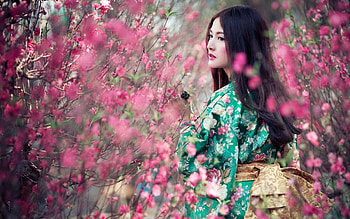 Japanese kimono, Oriental fashion, Traditional patterns, Exquisite craftsmanship HD wallpaper