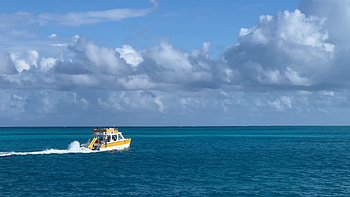 Open water, Motorboat HD wallpaper