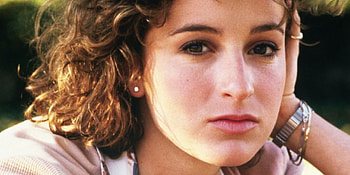 Jennifer Grey, TGM sketchiest movie, Mobsters money laundering, Movie making HD wallpaper