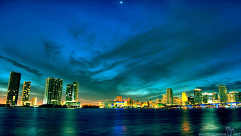 Miami : The City Skyline Across The Beach HD wallpaper
