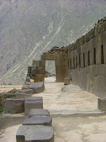 Ollantaytambo, Escala Initiative, Sustainable tourism, Local community HD phone wallpaper