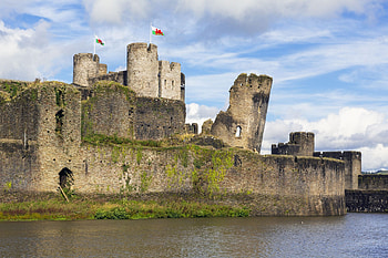 Family fun, Affordable activities, Memorable days out, Kid-friendly attractions HD wallpaper
