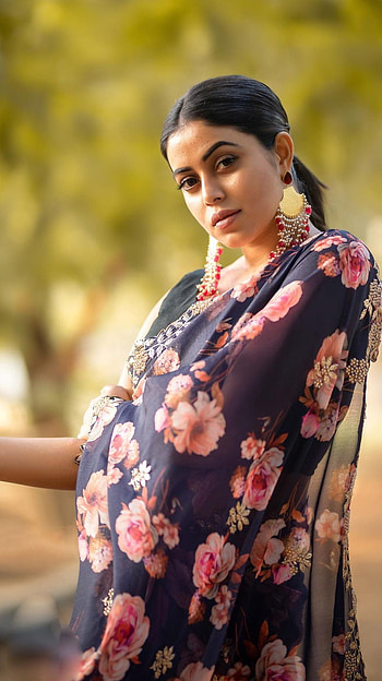 Poorna kasim, saree beauty, telugu actress HD phone wallpaper