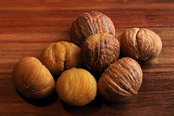 Chestnut flour, Animal feed, Farming ingredient, Sustainable farming HD wallpaper