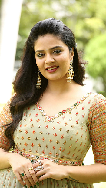 Sreemukhi, telugu actress, model, anchor HD phone wallpaper