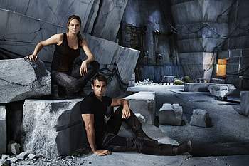 Divergent , Futuristic vibe, Exciting storyline, Striking visuals HD wallpaper