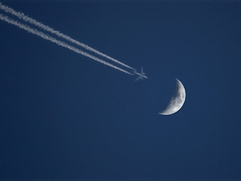Contrails, blue sky, moon, blue moon HD wallpaper