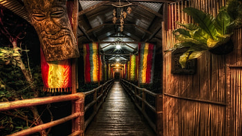 tiki bar entrance r, tiki, entrance, r, hallway, bar HD wallpaper