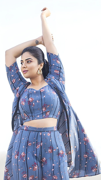 Sreemukhi, telugu actress HD phone wallpaper