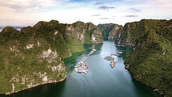 Halong Bay, Luxury cruises, Heritage line, Exhilarating experience HD wallpaper